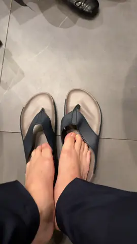 Dép kẹp nam gọn dáng ôm chân #depnam #depkep #sinhnathan 