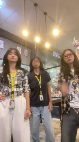 @ely @pandesalmalunggaywithcheese 