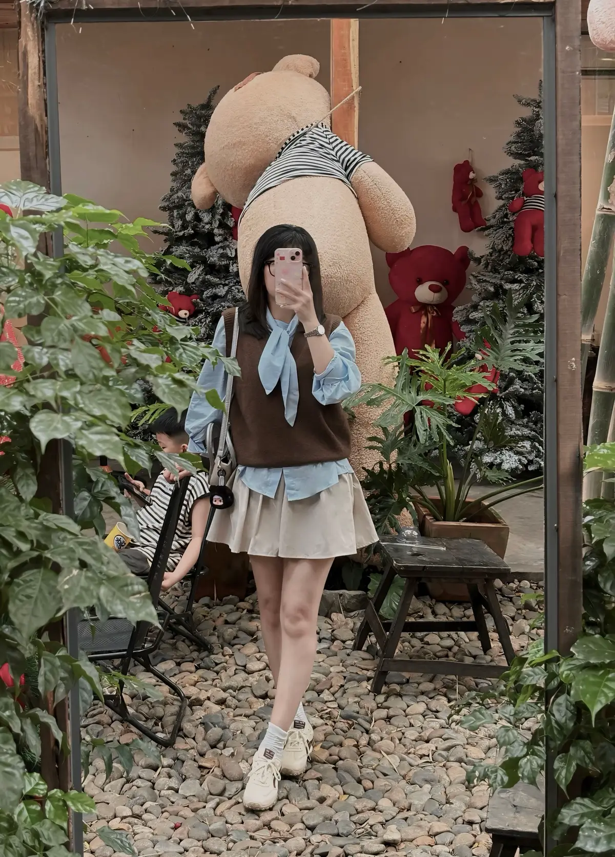 Nôn quá nôn ròi mụi người ơiiiii 🧑🏻‍🎄🎅🏻🎄 #noel #giangsinh2025 #outfit #fyp #coffee 