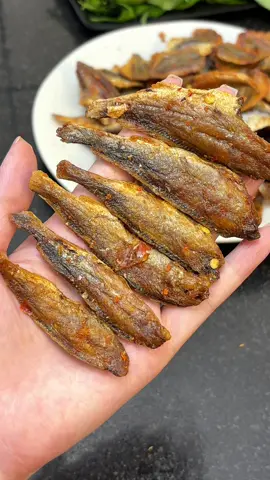 Cái này mà có thêm ly sinh tố lúa mạch nữa là thành mồi b.én luôn #cadugionromrop #cachivangkeoly #foodreview #bepmebong #xuhuong 