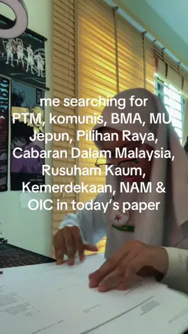 bahagian B buat sejarah sendiri 😞 and also banyak nye soalan ulaskan sampai dah tarauma tengok poster.. #08 #sejarahkertas2