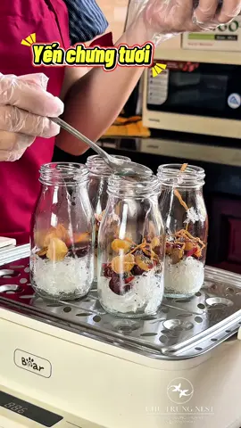 Yến chưng tươi nguyên chất 100% rất thích hợp cho người phục hồi sau phẫu thuật , mẹ bĩm sau sinh và mẹ bầu cần bồi bổ sau tháng thứ 3 nhé #yếnsào #yếnchưng #yếnthô #yếntinhchế #YếnChuTrungBinhDuong 