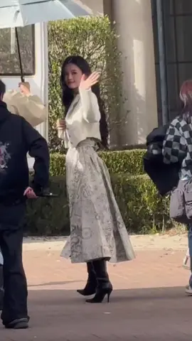 Tạo hình đầu tiên của Quý Minh Thư  Phim Bất Nhị Chi Thần (đang quay) #batnhichithan #betoitrungthanh #ngaothuybang #thamvukhiet #viral 