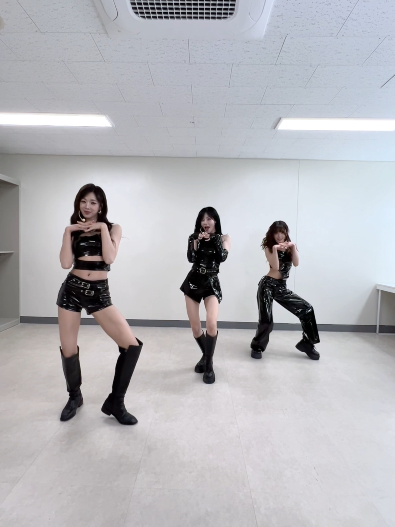 ⟨Fly up⟩ 파워 9999% 충전 완료🔋 #tripleS #트리플에스 #トリプルS #トリプルエス #トエス #tripleS_msnz #Beyond_Beauty #tripleS_neptune #Fly_Up #NaKyoung #나경 #ナギョン #Kotone #코토네 #コトネ #Nien #니엔 #ニエン