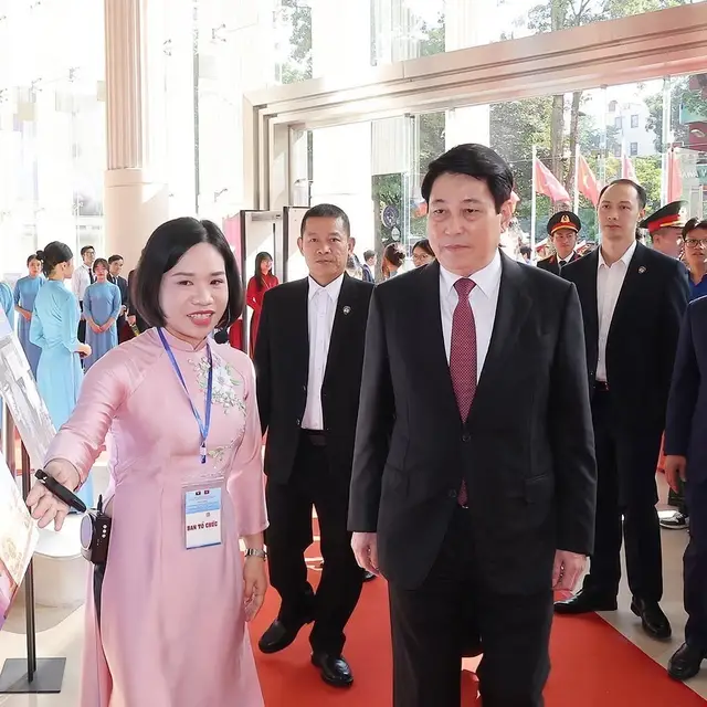 Sáng ngày 27/11/2025, tại Hà Nội; Chủ tịch nước Lương Cường dự Lễ kỷ niệm 50 năm Quốc khánh nước Cộng hòa Dân chủ nhân dân Lào (2/12/1975 - 2/12/2025) và 105 năm Ngày sinh Chủ tịch Kaysone Phomvihane (13/12/1920 - 13/12/2025). #ChutichnuocLuongCuong  #viewtiktok #xuhuongtiktok 