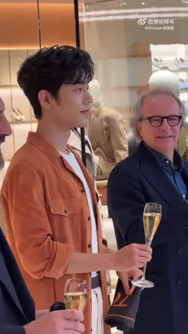 Woaaaaa #tiêuchiến #xfx #xiaozhan #tods #xuhuong 