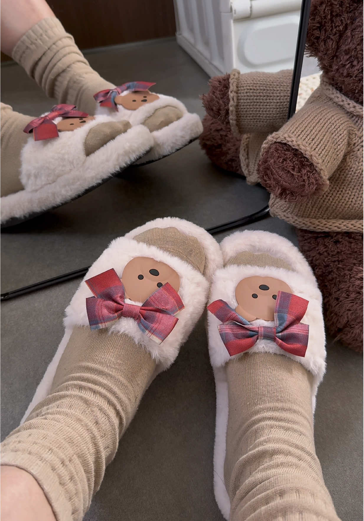 giá có mấy chục chưa đến 100 nữa mua cái đôi như này để cái cảm giác mọi người đi vào chân nó ấm áp hơn nha, cực kỳ xịn luôn ấy ❤️❤️ #review #giaydep #giaynu #depnu #depxinh 