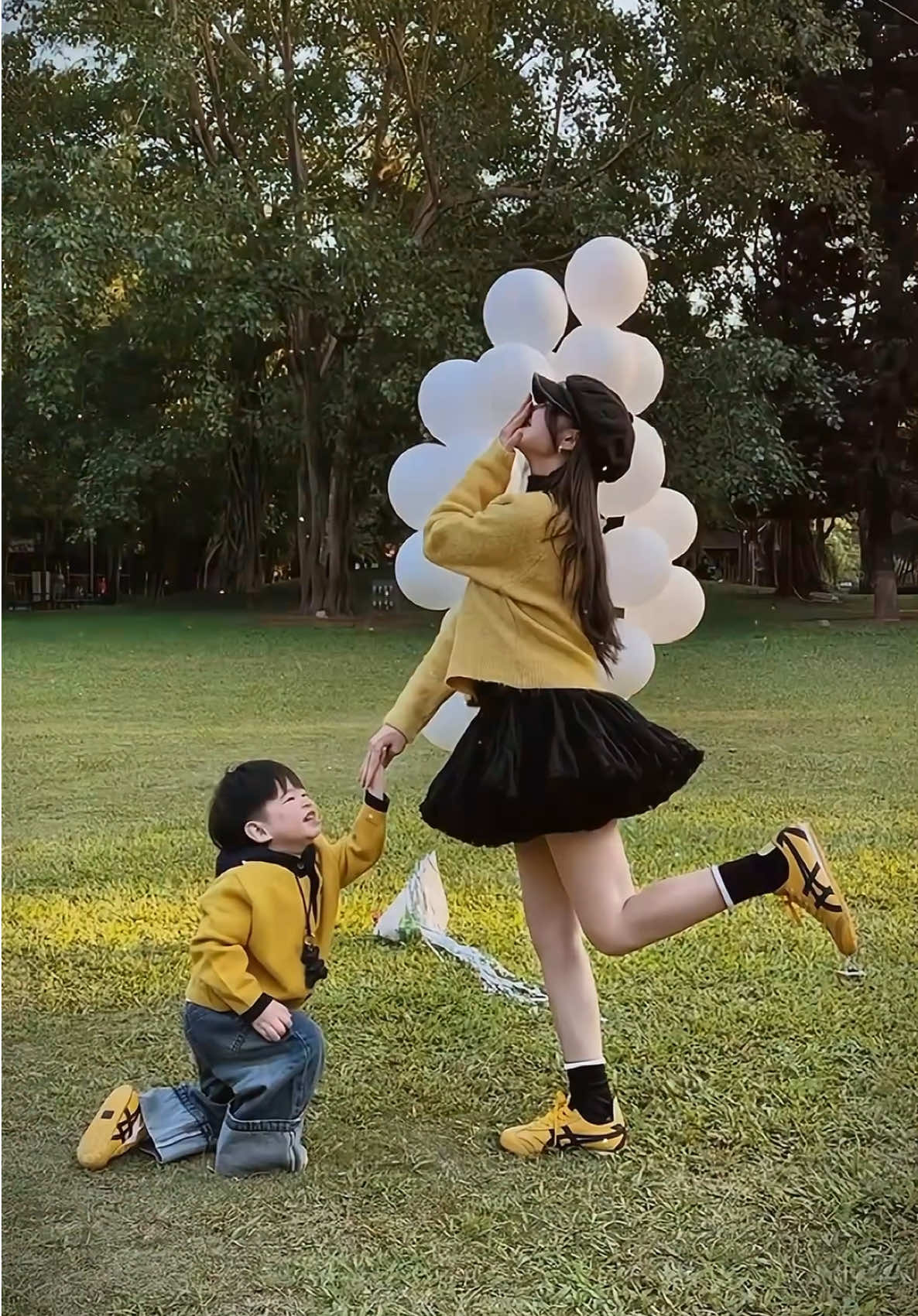 Chàng hoàng tử gần 3 tuổi & Nàng công chúa U30 của anh ấy😂. Đu trend này với con đi các mẹ, yêu lắm luôn ấy. #betoraday #mevabe #embedangyeu #taodangchuphinh #trendingtiktok 