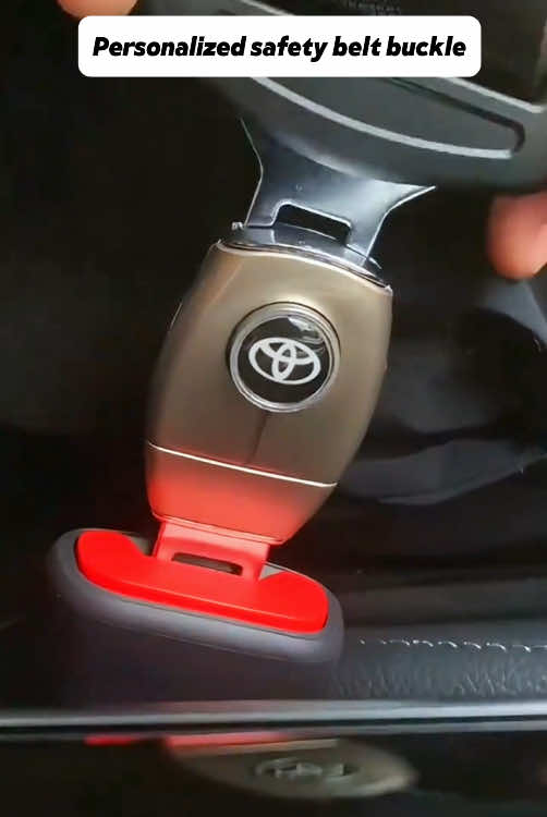 Colokan seat belt mobil premium emboss emblem sesuai merk kendaraan dirumah jadi bisa proper dan juga menambah kenyamanan berkendara #omextraseatbelt #omextraseatbeltbuckleextension #seatbeltsafety #seatbeltmobil
