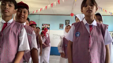 @Asih Mujianti🤍🤍#kelas6a#satukata#fypシ゚ 