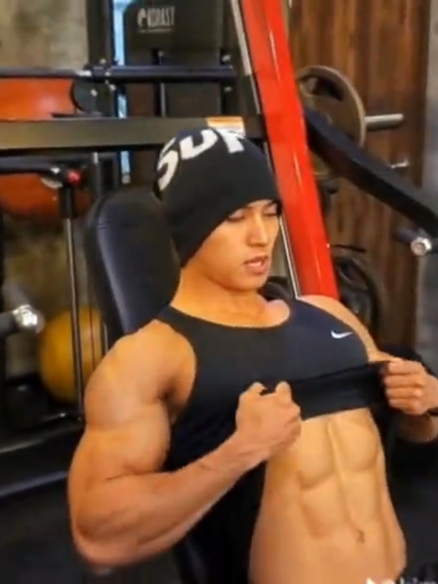 Body Builder Mingyu  #mingyu #mingyuseventeen #kpop #capcut  #CapCut 