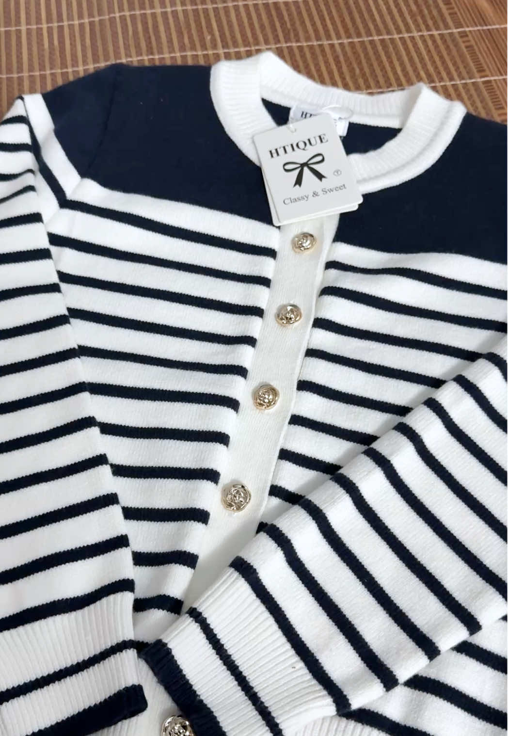 Áo len cdg siêu xinh @HTIQUE  #aolenkengang #aocardigan #aolencardigan #aolendaitay #viral 