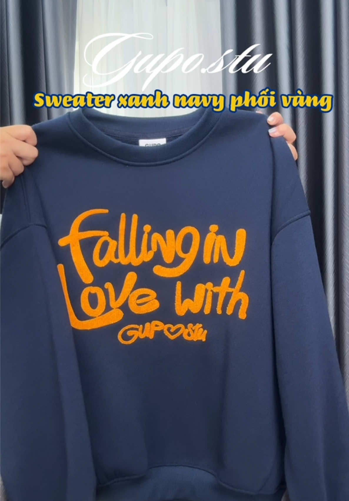 Có ai bị mê màu xanh navy này hông  #gupo #aosweater #sweater #reviewthoitrang #sweaterboxy 