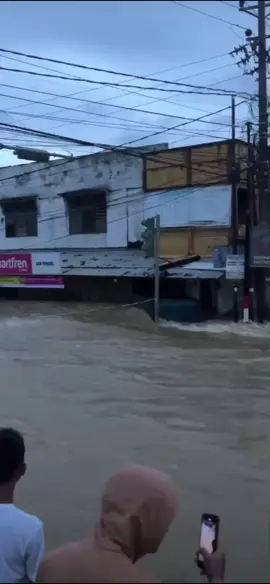 Simpang 4 idi rayeuk aceh timur kondisi saat nyo🥲#banjir 