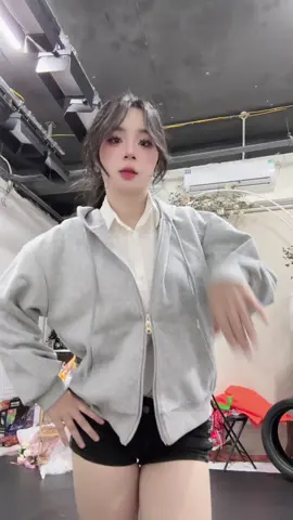 Flop quá thì ghi tên anh vào#xuhuongtiktok #behoa 