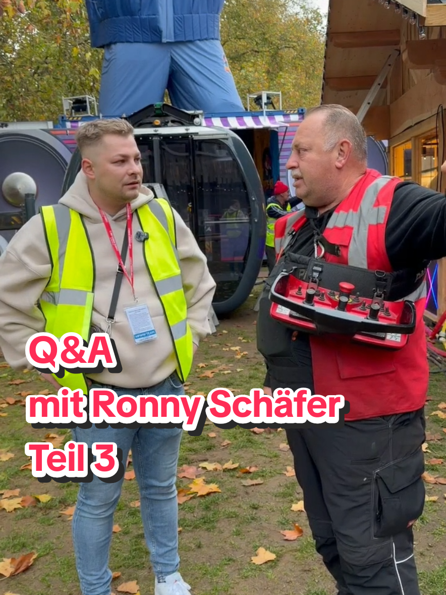 Ronny Schäfer Q&A - Teil3 Unsere Gastroleitung für das neue Apres-Ski Party Resort im Hyde Park Winter Wonderland @Julian Widlitzki hat mit Ronny Schäfer über die Herausforderungen beim Aufbau gesprochen. 🎿🔥 Hinter der riesigen Ghettoblaster-Bühne wartet nämlich ein noch größeres Highlight: ein gewaltiger Animatronics-Mullet-Man. 💥🕺 Aber wie das so ist – manchmal läuft es eben anders als geplant… und es gibt eine Sache, die Ronny dabei so richtig aufregt. 👀🔧 👉 Mehr dazu im Clip! #GreierGroup #ApresSkiPartyResort #KochenMitJulian #RonnySchäfer #WinterWonderlandLondon     