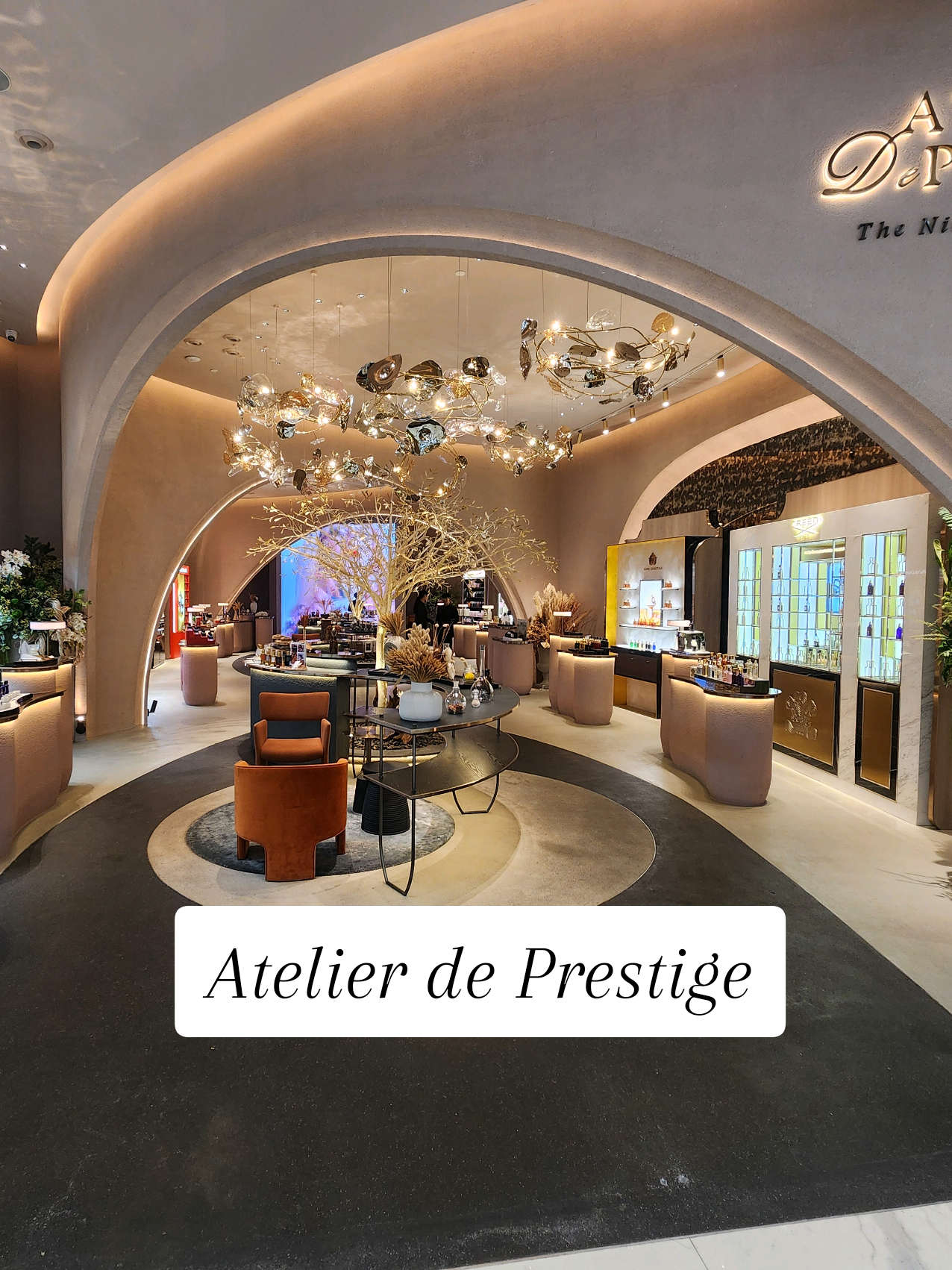 มาซื้อกันเยอะๆ เป็นของขวัญของฝากปีใหม่ก็ได้ 😁 Atelier de Prestige 🌟 The Niche Perfum house -Iconsiam  -Siam Paragon -Emporium -Emquartier  #Atelierdeprestige 