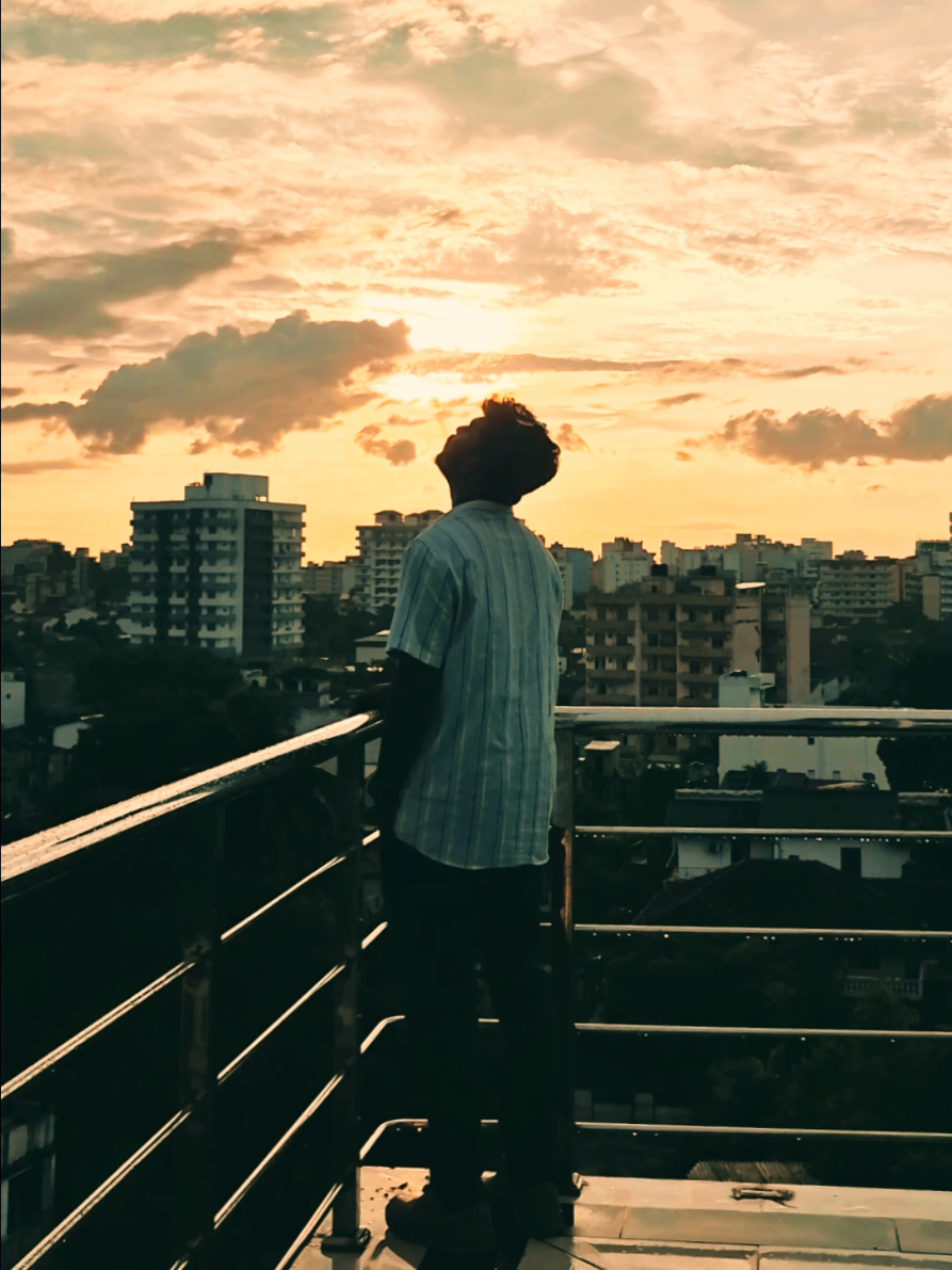 ඇසිපිය හෙලනා ඒ සුළු මොහොතේ පවා මා වලාකුළට ඔබ මුවා වෙලා..☘ #neth #viral #brokenheart #alone 