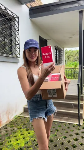 Cellphone sa live lang. #shinnyshine 