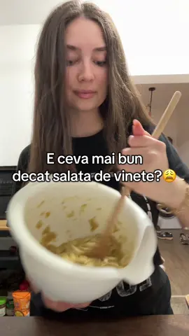 Adooor salata de vinete *cu paine prajita, rosii si branza yum #salatadevinete #rosii #branza #paine 