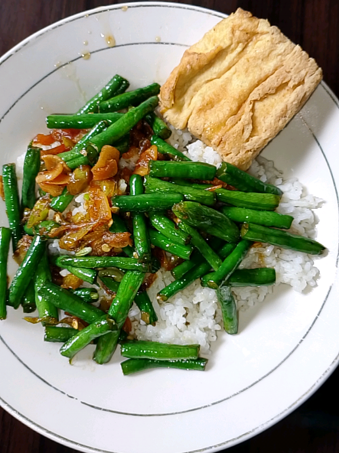 sayur kacang panjang + tahu goreng memang sedap #mkn #mukbangvideo #foodtiktok #kacangpanjang #bikinngiler 