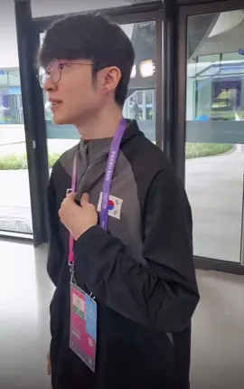 gãi hoài thôi🤭🤭🤭 năm tới mình có được tham gia thế vận hội nữa không ta? đề em mua cái áo🤭🤭🤭 #T1 #faker #lol #leagueoflegends #lienminhhuyenthoai 