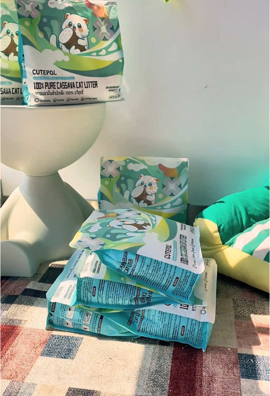 ทรายแมวชนิดนี้มีเนื้อแน่นแต่เด้งดึ๋ง เพียงแค่ตักเบาๆ ก็ทำความสะอาดทรายแมวที่สกปรกออกได้#cutepolcatlitter #ทรายแมวมันสําปะหลัง #ทรายแมวไร้ฝุ่น #เทพไม่รวมกลุ่ม 