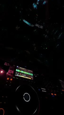 Ta là người dưng lỡ yêu với nhau kiếp này  #EMPIRECLUB #fyp #barquan1 #nhachaymoingay #nhactamtrang 