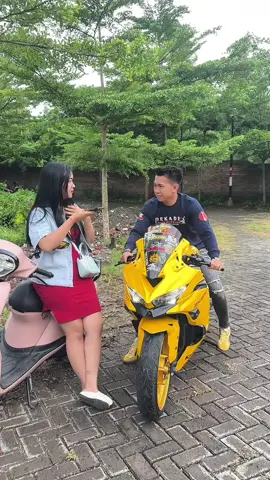 Malah sepatunya yg keren😅 @Citratupall22 