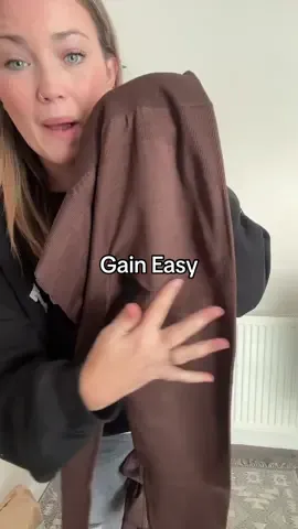 Gymwear that is supportive and comfortable, completely squat proof and hides all the lumps and bumps. @GAINEASY is my go to for all things activewear so Im getting prepared ready for those new year goals  #gymwear #activewear #gaineasy #gymset #TikTokMadeMeBuyIt 