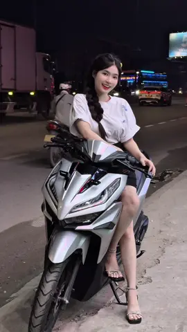 Vario Bạc Porsche hot hong ae 🏍️ Góp 0 đồng - ship xe tận nhà 🎁 #xedovietnam #vario125 #xemaygiare #kimtuyenxemaybinhduong #vario3d 