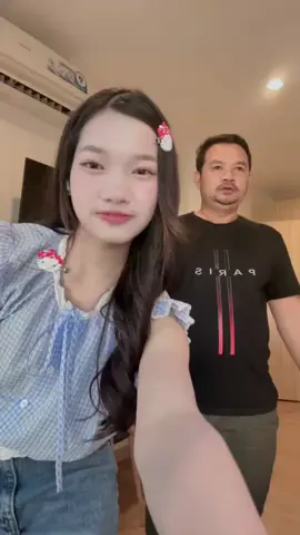 โฟกัสแต่ความสุขของลูก 🥰 เจอกันไลฟ์สดคืนนี้ครับ #ผักบุ้ง #พ่อน้องผักบุ้ง @Phakbungeiei ૮ ․ ․ ྀིა 