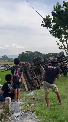 Alah keri kerii#trending#fyp#lakalantas#kediri24jam 