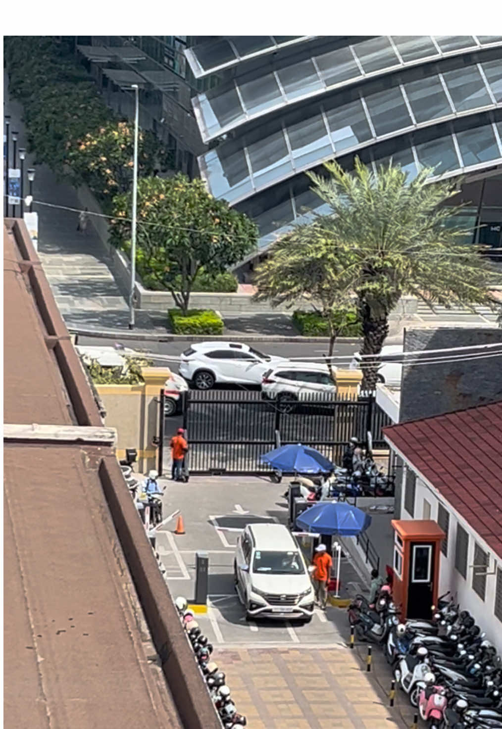 So sad for bb who came late 😖  . . . #cambodiamedical #UHS #pharmacy #cambodia #khmer 