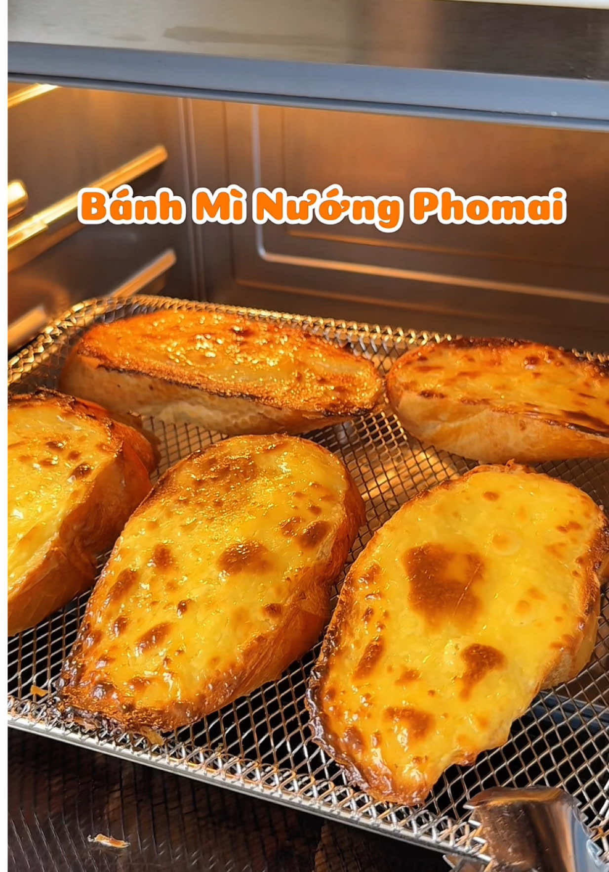 Bánh mì nướng sốt phomai ăn siêu cuốn luôn🥰#diepthichnau888 #xuhuong #nauancungtiktok #banhminuongphomai #sotphomai 