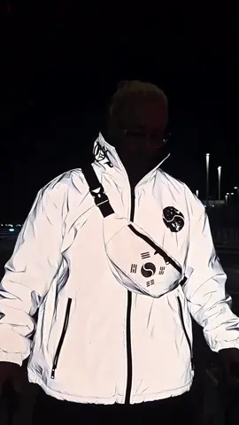 #이벤트 바이더알의 리플렉티브 웨어를 사랑해주시는 분들이 정말 많아 덕분에 이번에는 의류를 넘어 가방 라인까지 출시하게 되었습니다. 항상 올려주시는 리뷰들을 보면 정말 멋진 스타일링이 많습니다. 그 응원에 감사한 마음으로, 이번엔 리뷰 이벤트를 준비했습니다. [이벤트 내용] '태극기 리플렉티브 백 출시 기념'으로 ByTheR 리플렉티브 제품을 입고 인스타그램에 사진을 올려주시는 분 중 10분을 추첨해 신상 태극기 리플렉티브 백을 증정해드립니다. [이벤트 품목] - 'ByTheR 빈티지 태극기 리플렉티브 짐쌕' 5개 - 'ByTheR 태극기 자수 리플렉티브 웨이스트백' 5개 *총 10개 중 랜덤 증정. [참여 방법] - 바이더알 리플렉티브 제품을 착용하고 찍은 사진을 인스타그램에 올린다. *업로드 시 @byther.kr 태그/해시태그 #바이더알 #BYTHER 필수! [이벤트 기간] 11월 27일 - 12월 10일 [결과 발표] 12월 12일(금요일) *이벤트 당첨자에게는 DM으로 개별 연락을 드립니다. #태극기가방 #무료나눔 