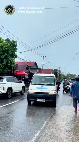 Pemberian makan bergizi gratis kepada masyarakat yang terdampak banjir di daerah kota padang  #badangizinasional #gerindra #makanbergizigratis 