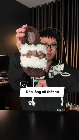 Đã dép lông lại còn thắt nơ, tưởng tượng lên chân thì chấm hết luôn mấy ní #met65lendo 