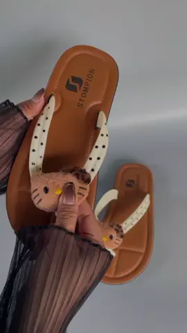 ang cute ng slippers na to, ang comfy pa suotin! #slippers #stompion #bearslippers 