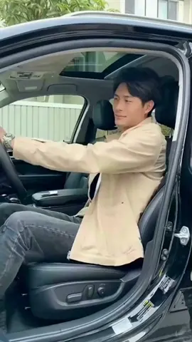 บานพับประตู รางเลื่อนซันรูฟ รางเลื่อนที่นั่ง และเสียงผิดปกติในล็อคประตูสามารถรักษาได้ด้วยจาระบีเฉพาะรถคันนี้