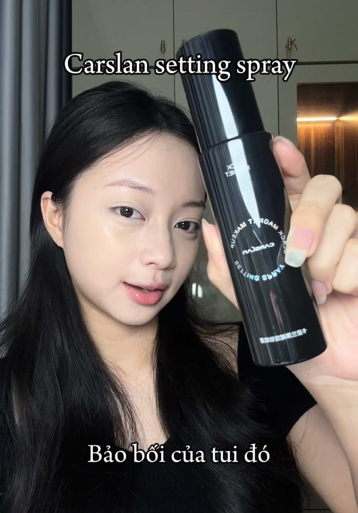 Xịt xong cái nền như bê tông lun 🤣 #carslan #xitkhoanen #settingspray #makeuptips #xitkhoamakeup 