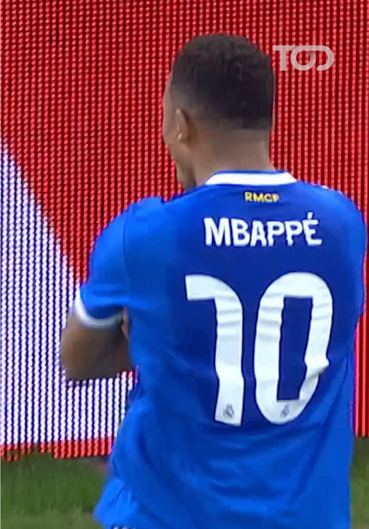 ⁨	أسرع من البرق! ⚡️ كيليان مبابي يسجّل هاتريك في 6 دقائق و43 ثانية فقط مع ريال مدريد أمام أولمبياكوس، لحظة خيالية ستبقى في ذاكرة دوري الأبطال (26 نوفمبر 2025) #mbappé #realmadrid⁩