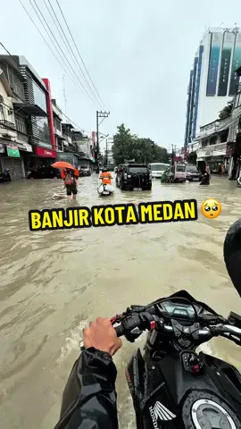 Kondisi banjir kota medan 🥺 #kondisimedan #prayforsumatera #medanbanjir 