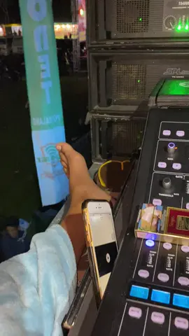 Pinish buengii🥱#soundsystem #ceksoundhoreg #rjjunioraudiotrenggalek #karnavalmalang #fypage 