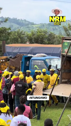 WATER SECTOR IN NTUNGAMO Out of 1,033 villages in Ntungamo District, 646 have access to a safe water source representing an average coverage of 63%. Various water projects have been completed in the district. Additional systems serving Kahama, Rwera, Buhanama, Kishami RGC, Nyamukana, Rwoho, Rwentobo-Rwahi, Kinyamufura, Kafunjo-Mirama, and Kitwe have been constructed. #ProtectingTheGains #SilentMajority #ntungamudistrict #senkayimedia 