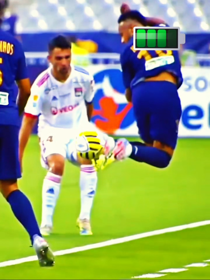 #مهارات_نيمار_الغدار🇧🇷 #explore #tik_tok #في_كرة_القدم🔥 