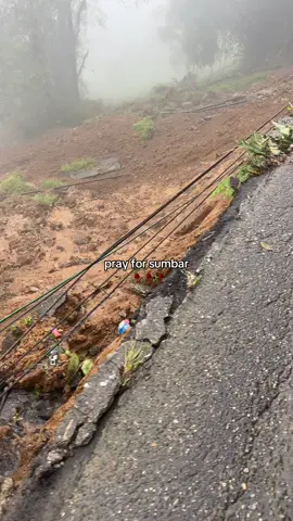 cuaca ekstrem sumatera #prayforsumbar #hujan🌧️ #sumaterabarat #prayforsumbar #rain 