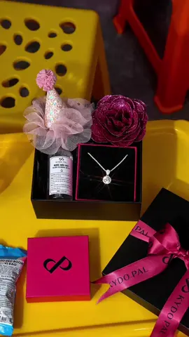 Một bộ quà tặng nhỏ cũng đủ khiến nàng thấy mình được trân trọng 🖤 #daychuyenbac #trangsucbackydopal #trangsucbac #KYDOPAL #AnTamVuiSam | PAL007 | 9C1 | 1273 |