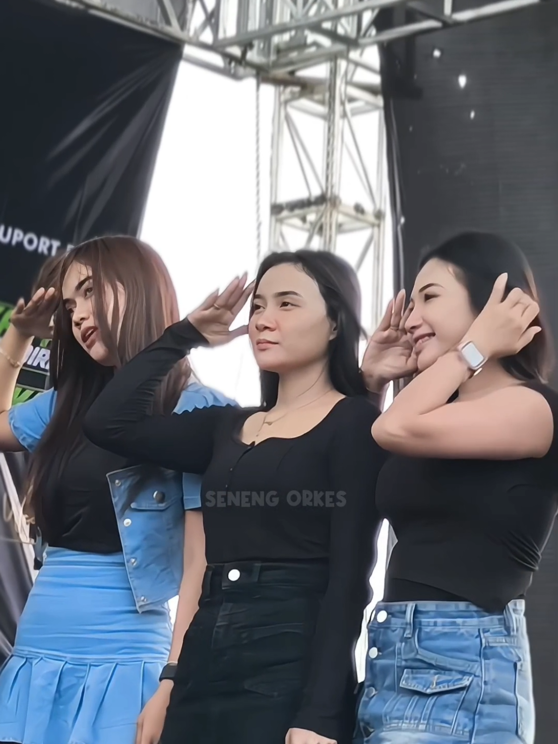 Hormat Grakkk.....🫡 @aslisiska @dinannesia @ekajungselvia_reall @kurniarpi @kemputsts @Jasajaya.LiveProduction  #siskaamanda #dinannesia #ekajungs #kurniarahma #senengorkes 