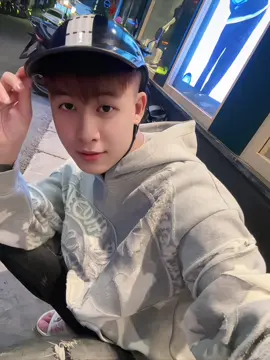 tim lai mot nguoi xa xua